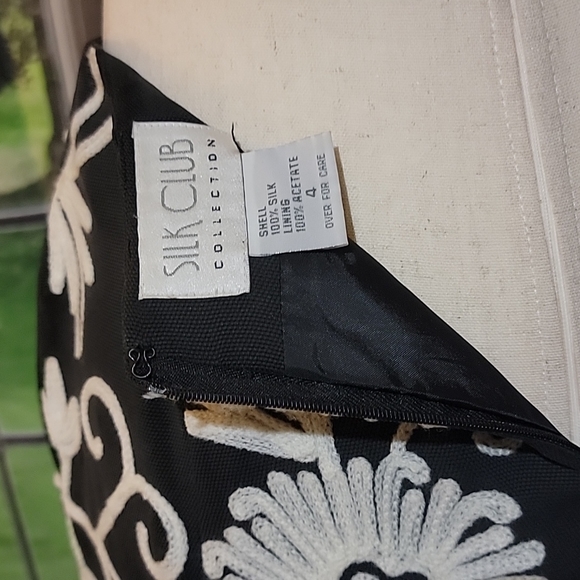 Silk Club Collection Women's Black & White Floral 100% Silk Pencil Skirt, size 4 - Picture 12 of 14